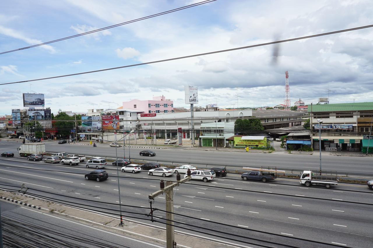 B-Black Residence Chonburi Exterior photo